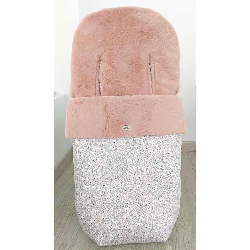 Saco de pelo rosa para carrito de niña PRADERA cubrepiés de flores