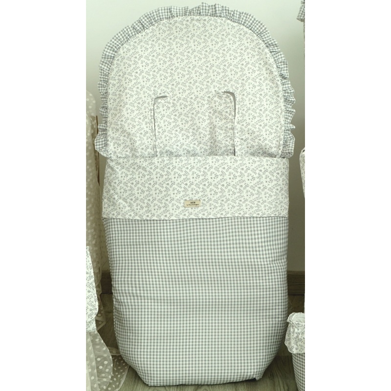 Saco de silla universal para pasear CLEO flores y cuadraditos gris